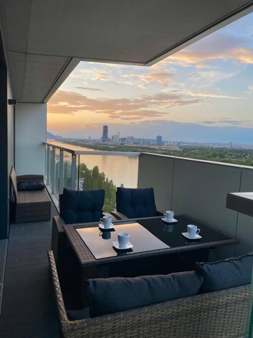 Danube Skyline Executive Apartment Vienna Luaran gambar